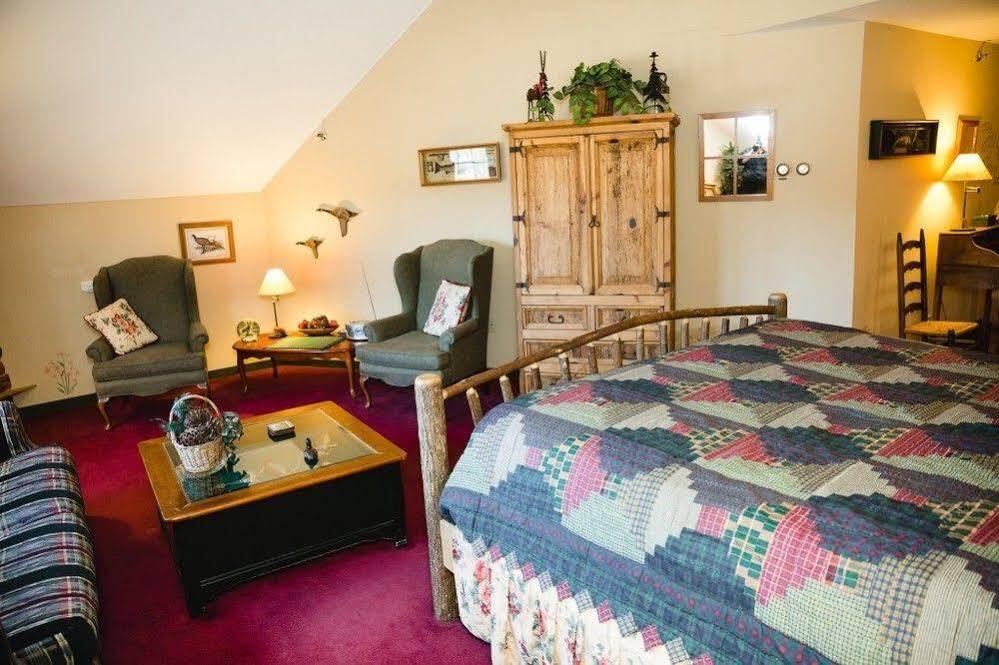 Rosewood Country Inn Bradford Eksteriør billede